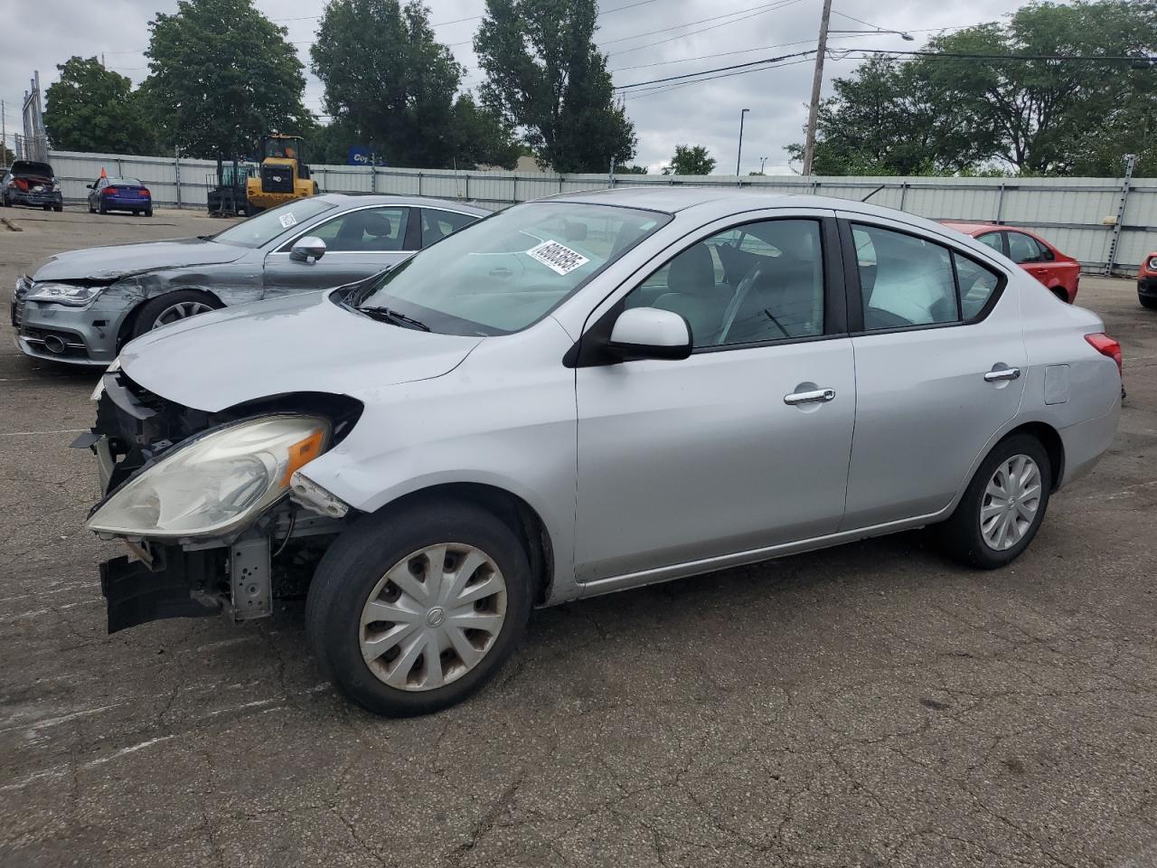 2012 Nissan Versa s S
