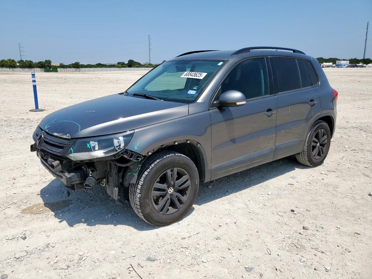 2015 Volkswagen Tiguan s S
