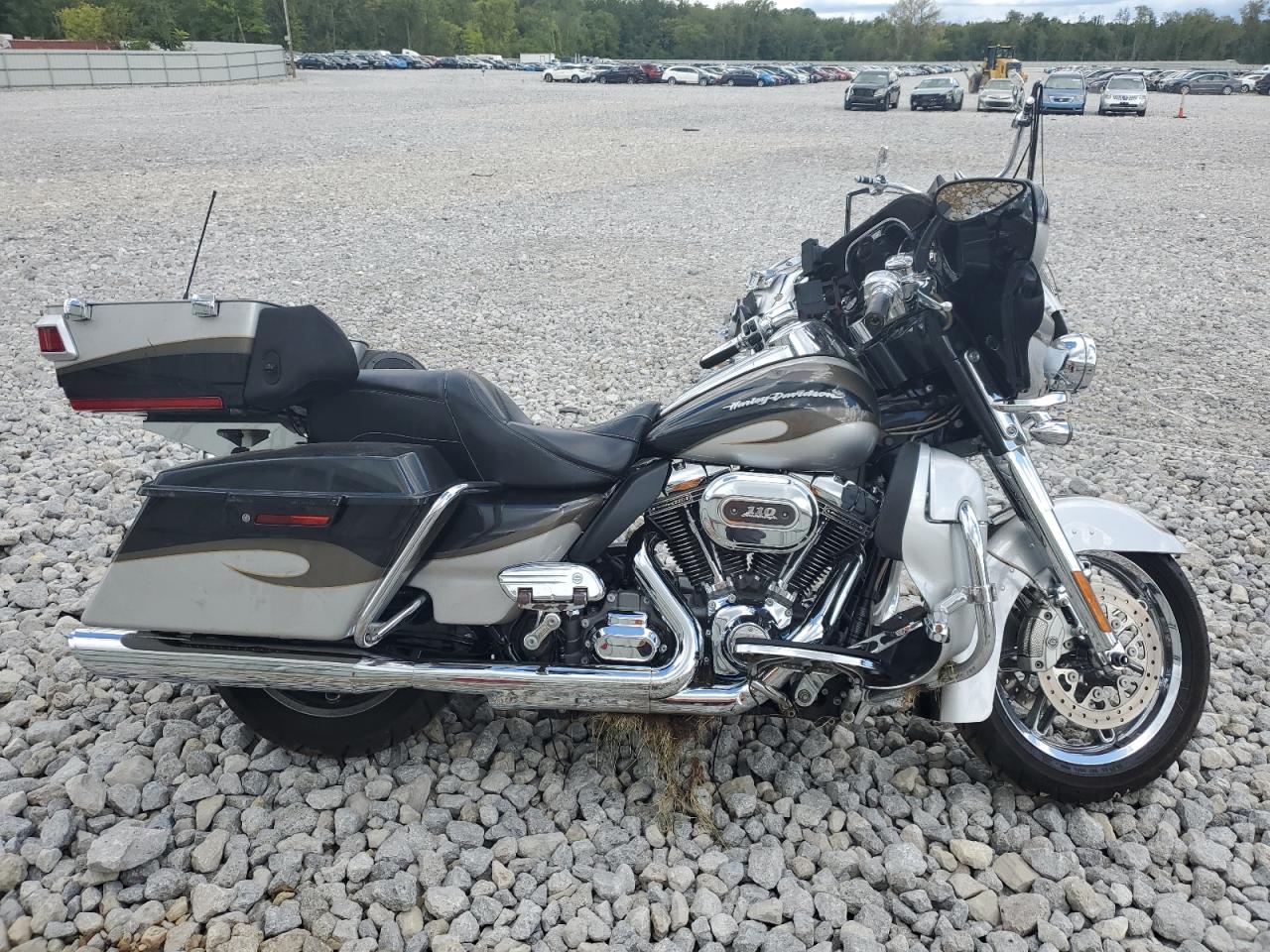 2013 Harley-davidson Flhtcuse cvo ultra classic electra glide CVO ULTRA CLASSIC ELECTRA GLIDE