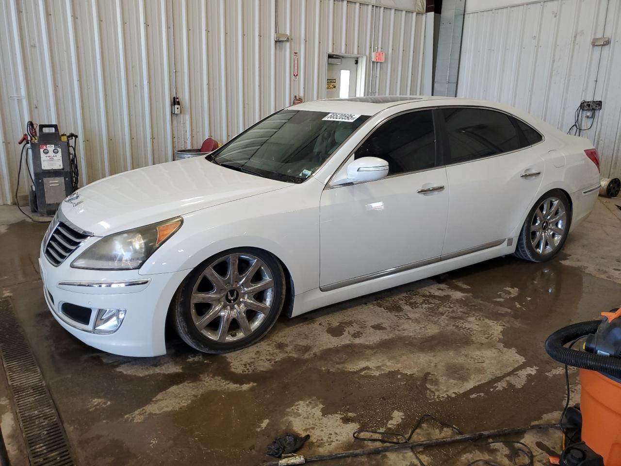 2011 Hyundai Equus sign SIGNATURE