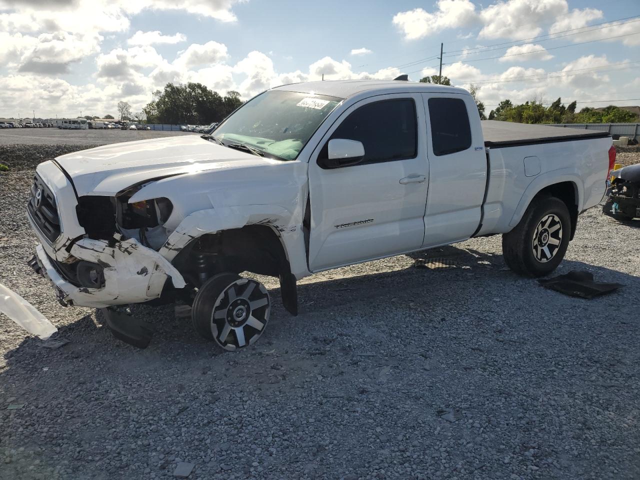2016 Toyota Tacoma access cab ACCESS CAB