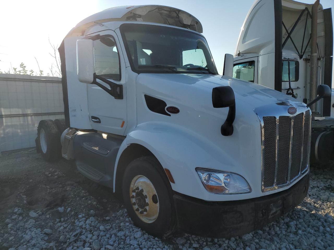 2017 Peterbilt tractor 579