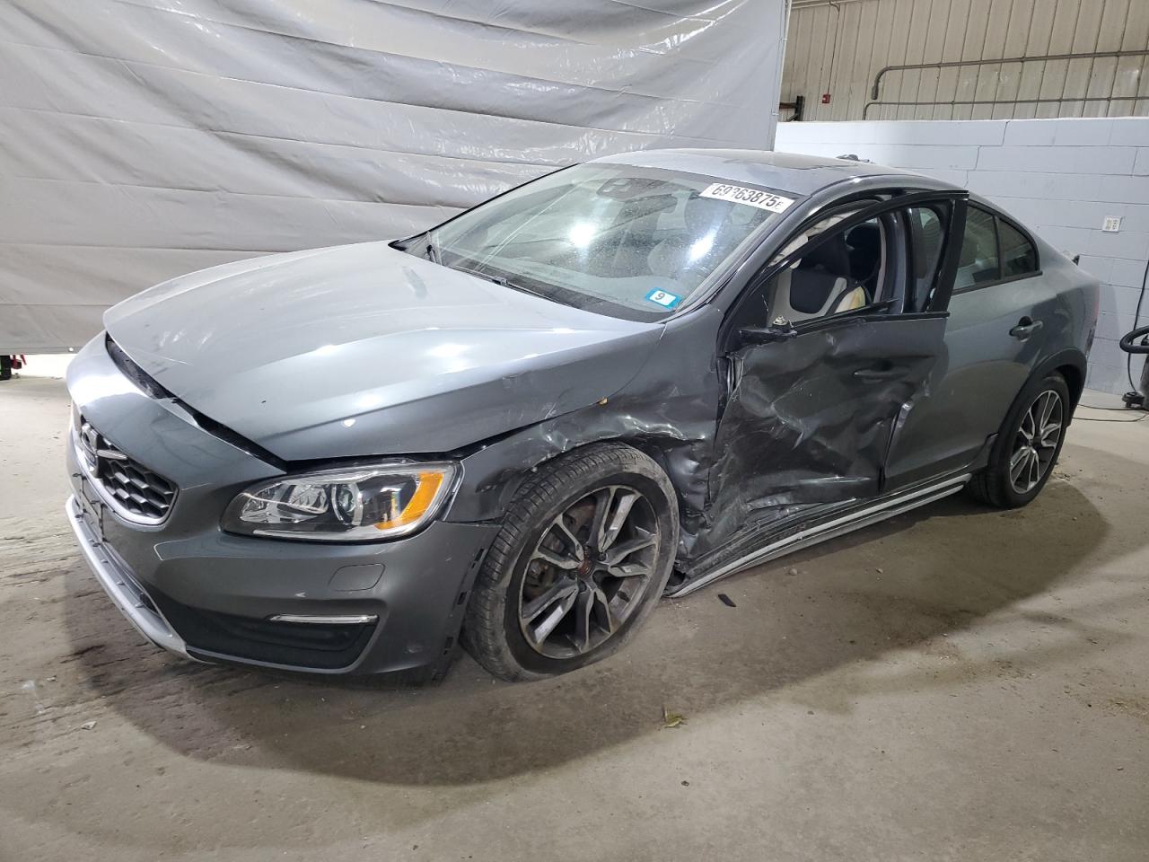 2016 Volvo S60 Cross Country