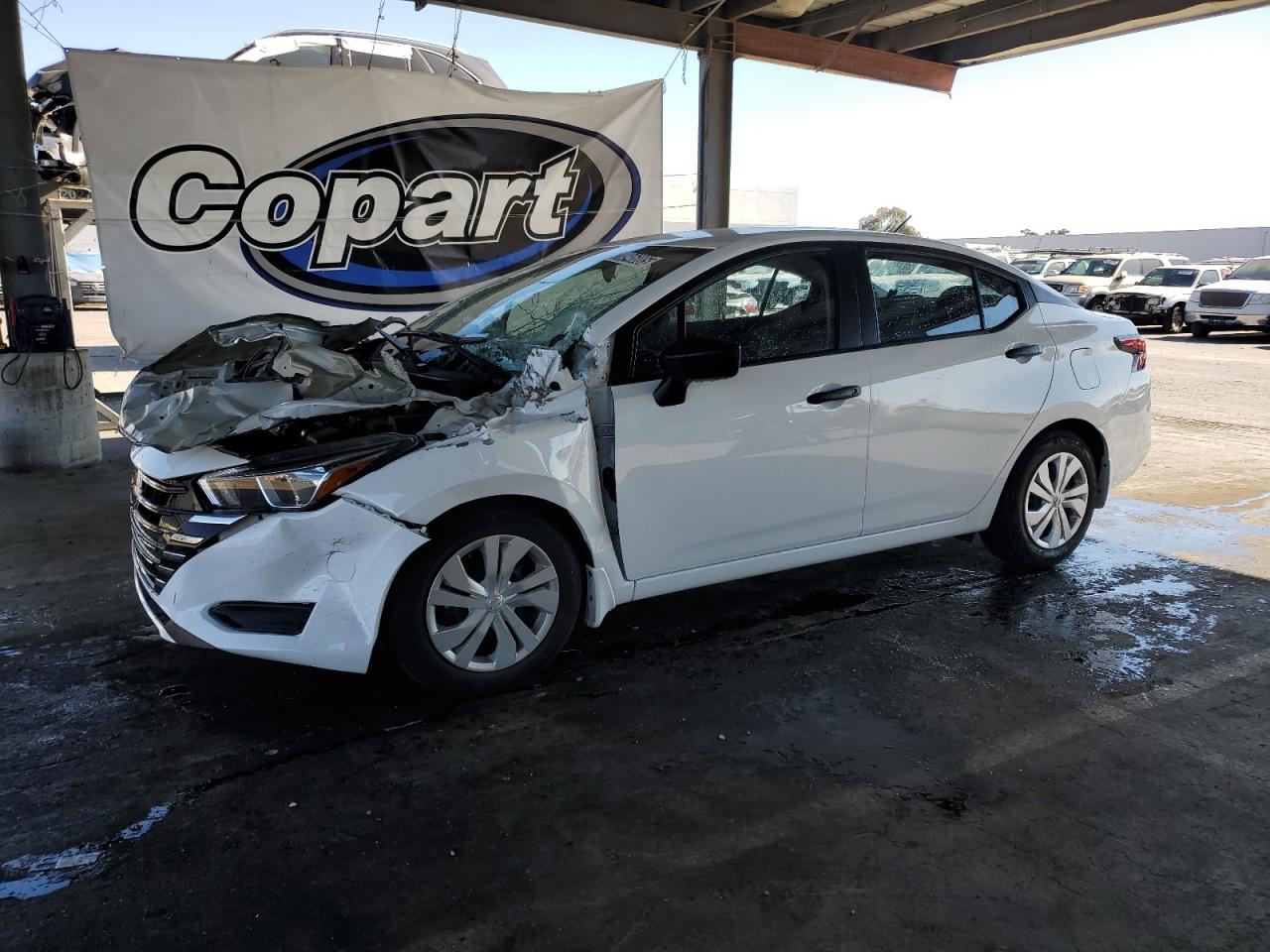 2024 Nissan Versa s S