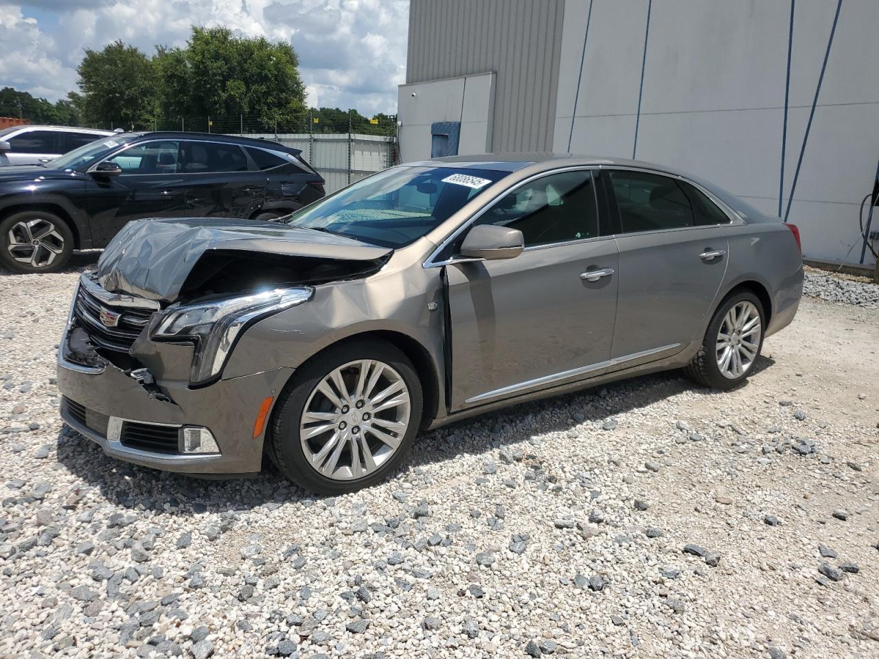 2019 Cadillac Xts luxury LUXURY