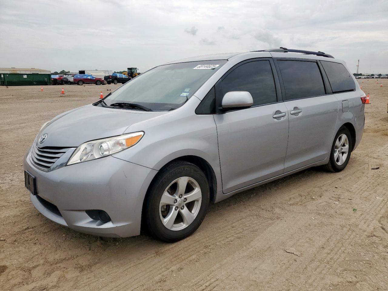 2016 Toyota Sienna le LE