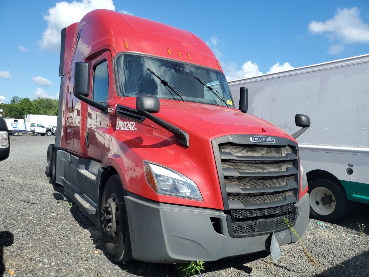 2020 Freightliner Cascadia 1
