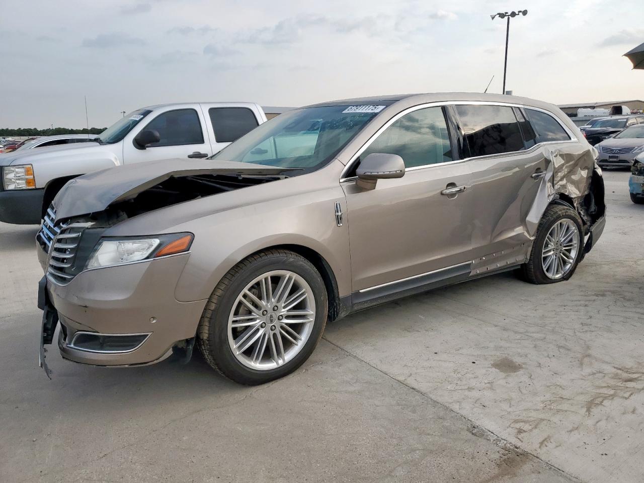 2019 Lincoln Mkt