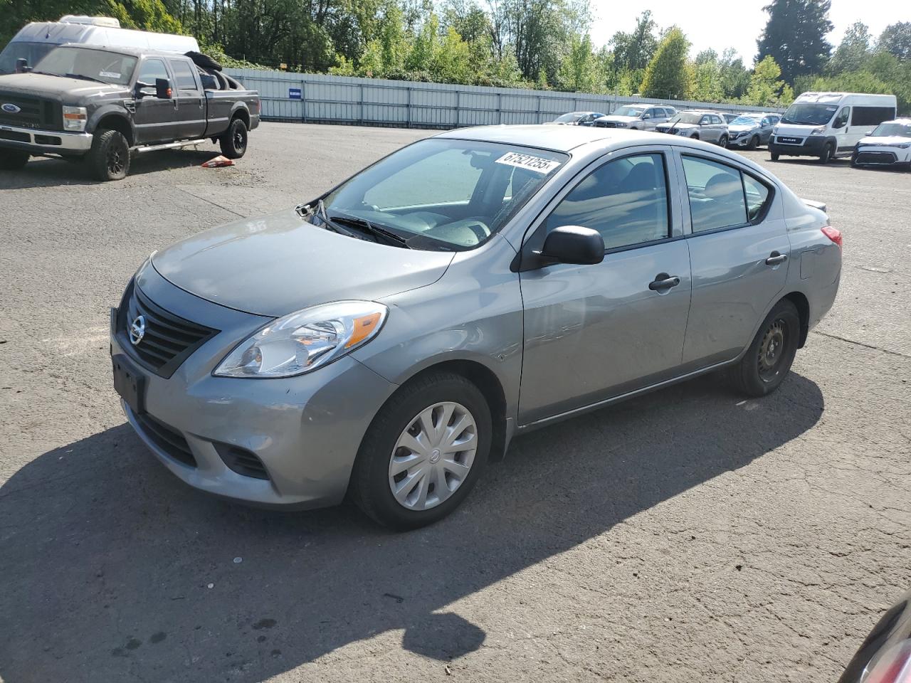 2013 Nissan Versa s S