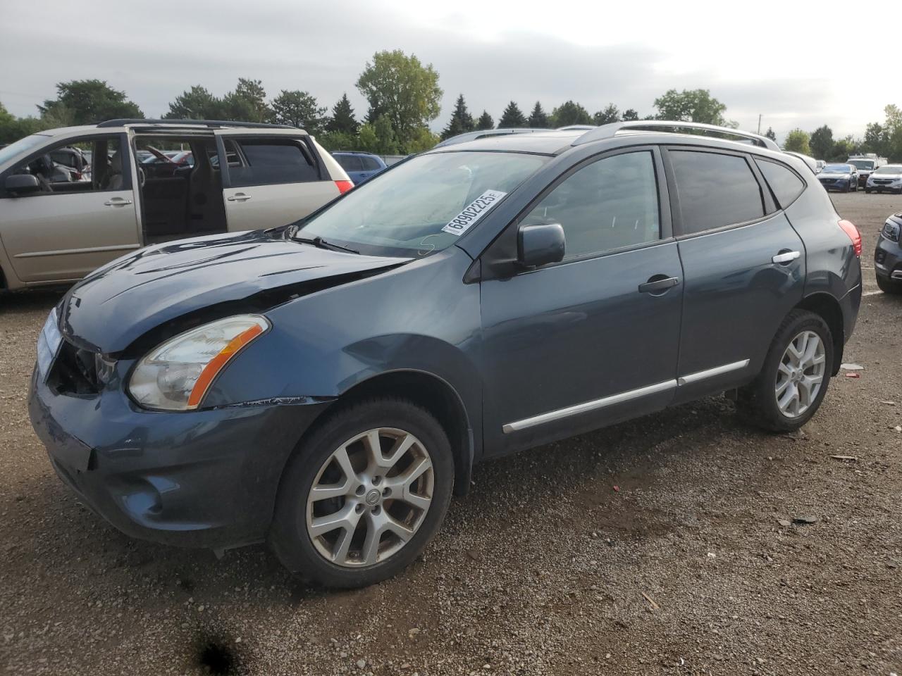 2013 Nissan Rogue s S