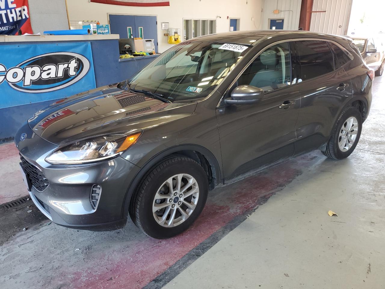 2020 Ford Escape se SE