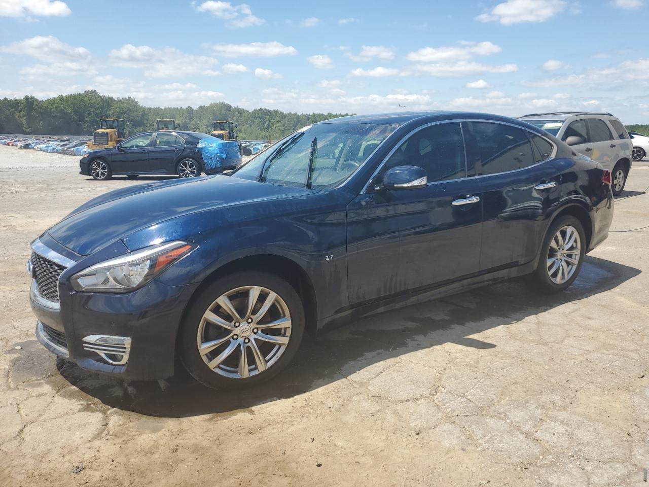 2017 Infiniti Q70
