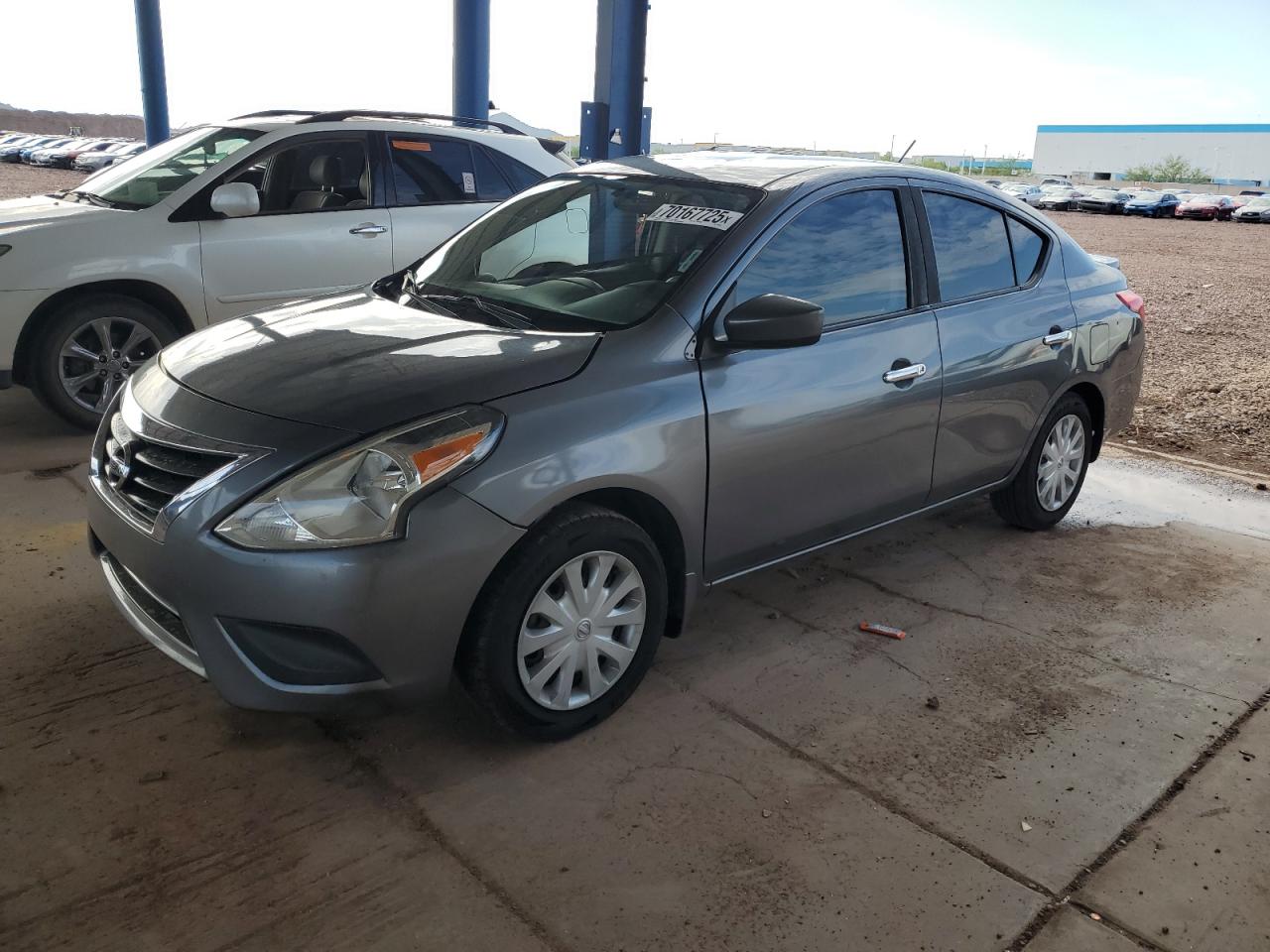 2019 Nissan Versa s S