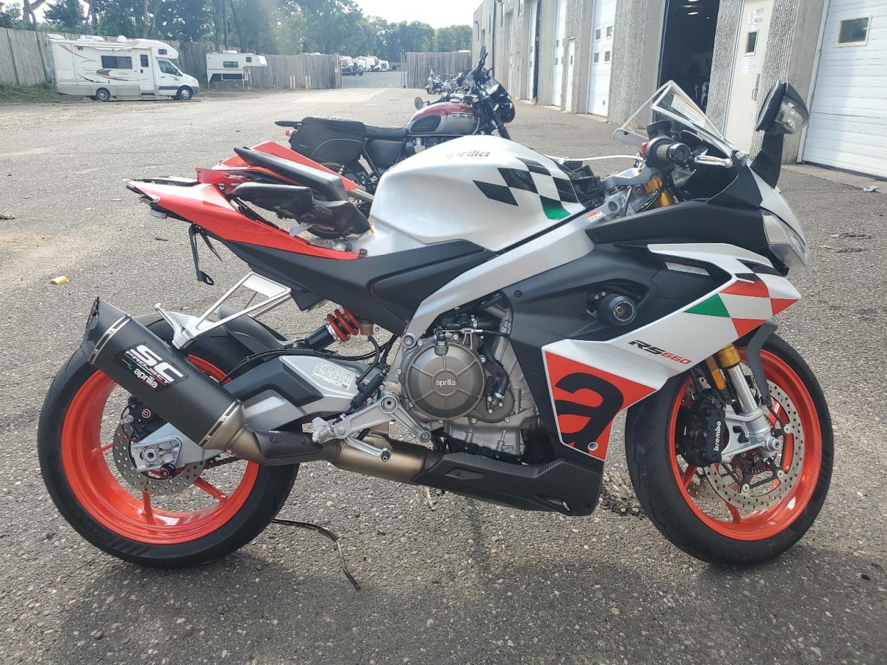 Aprilia Rs 660 extrema