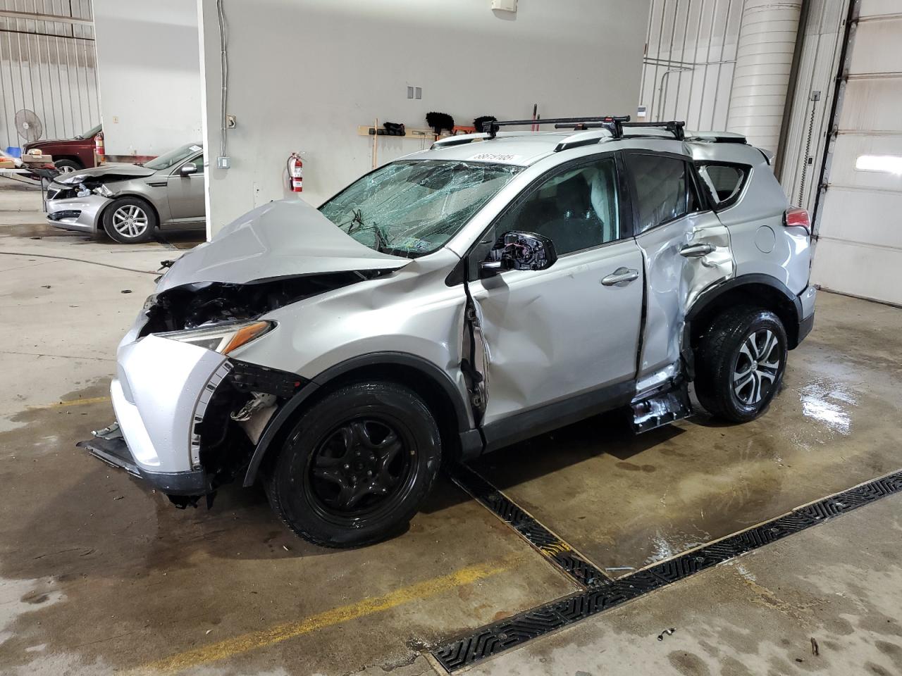 2016 Toyota Rav4 le LE