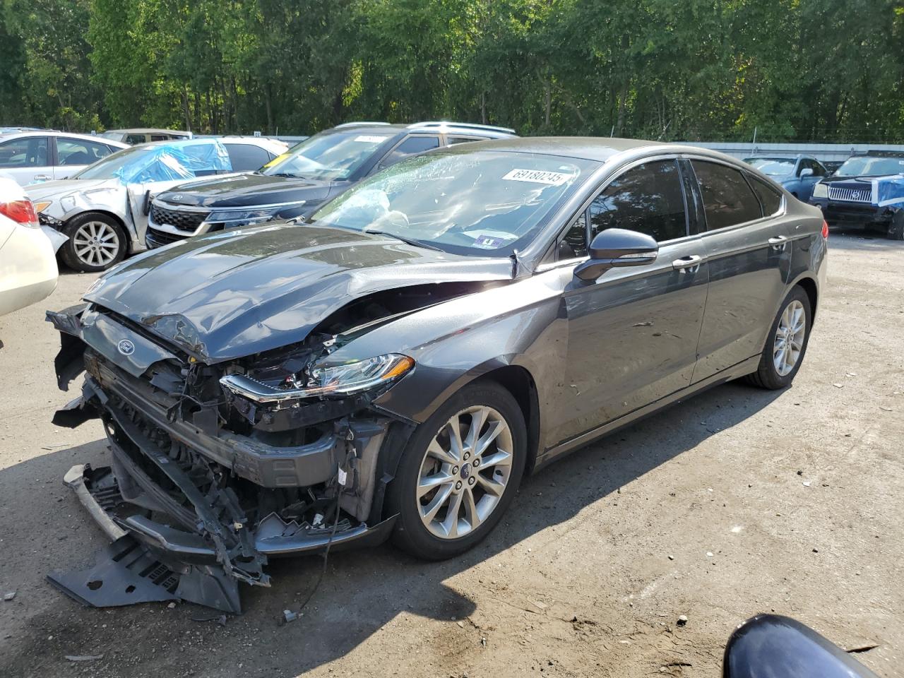 2017 Ford Fusion se SE