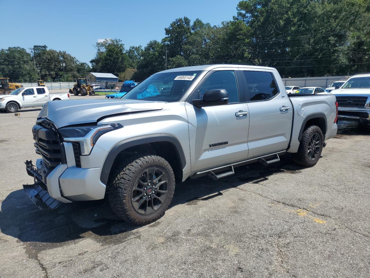 2025 Toyota Tundra cre CREWMAX SR