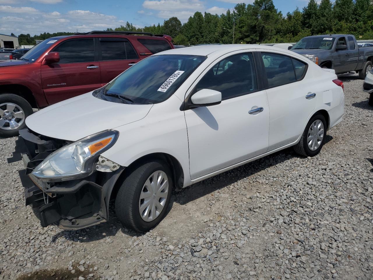 2017 Nissan Versa s S