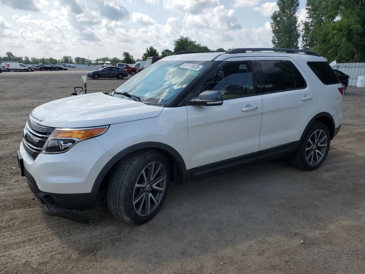 2015 Ford Explorer x XLT