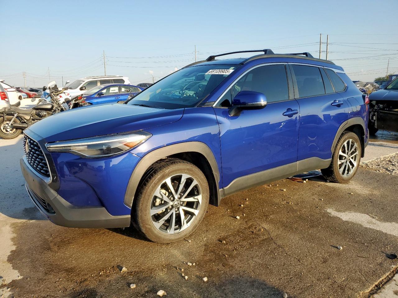 2022 Toyota Corolla cr XLE