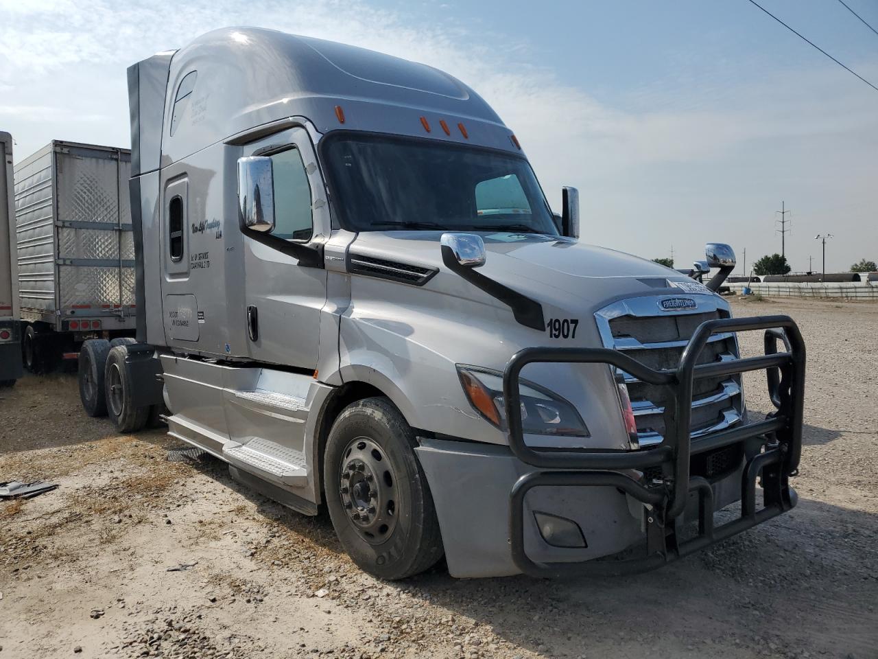 2019 Freightliner Cascadia 1