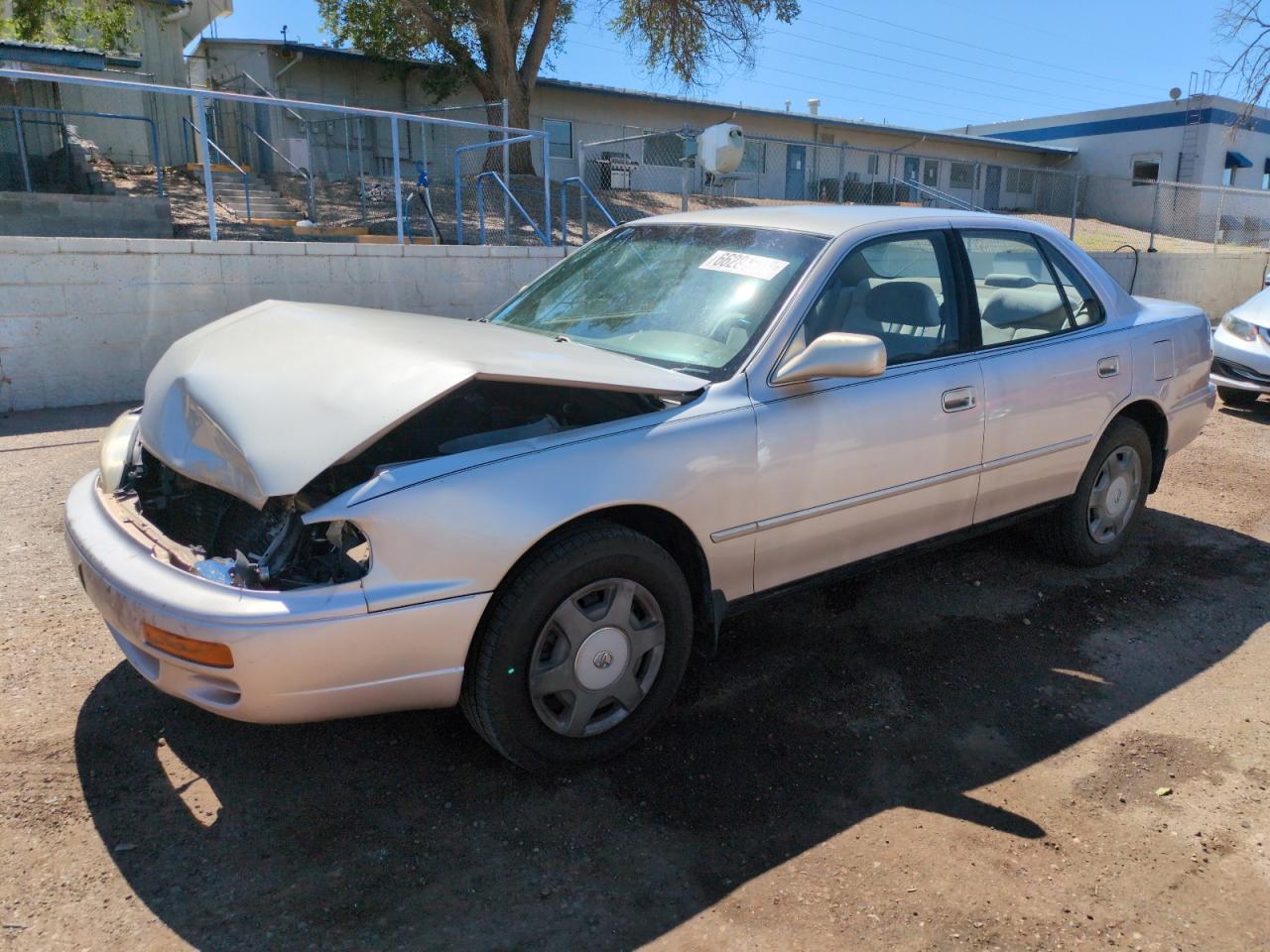 1996 Toyota Camry le LE