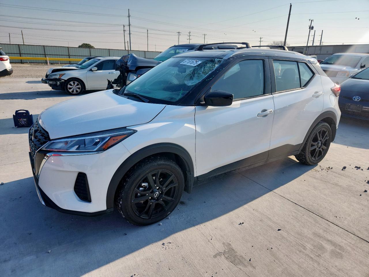 2023 Nissan Kicks sv SV