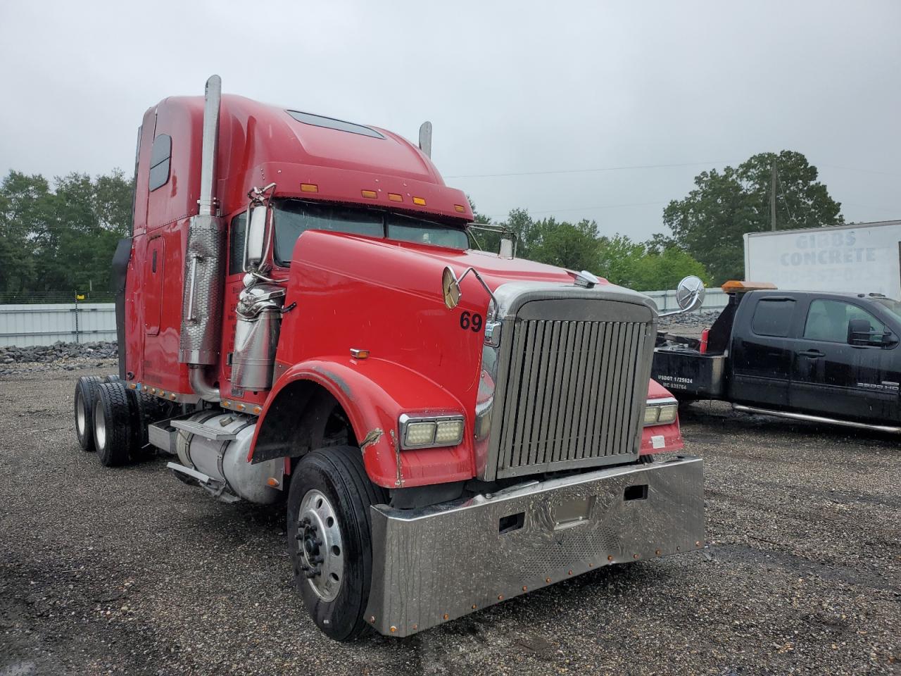 2007 Freightliner Unknown FLD132 XL CLASSIC