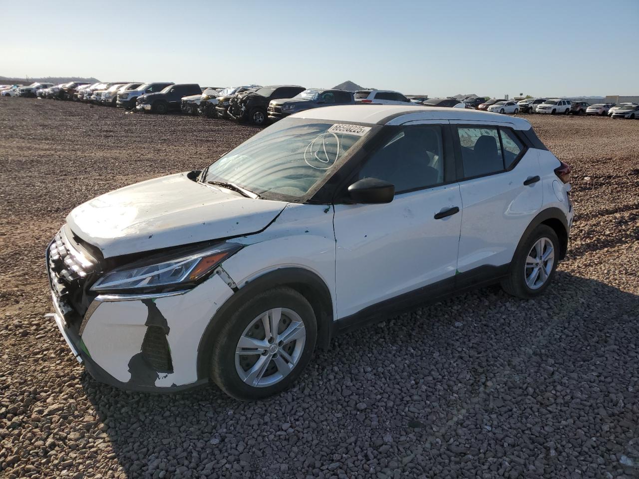 2022 Nissan Kicks s S
