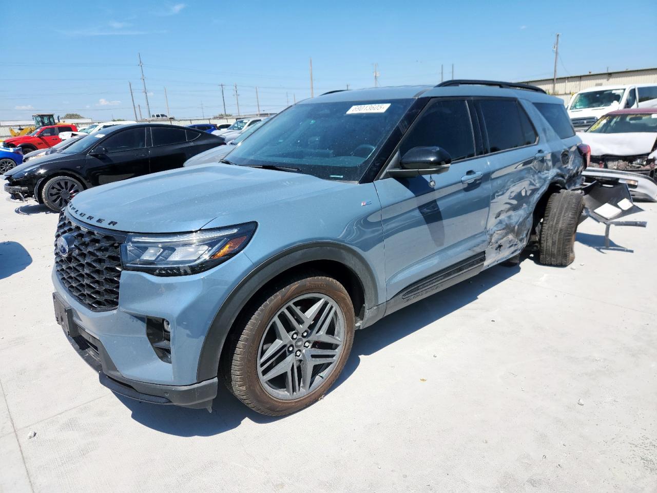 2025 Ford Explorer s ST-LINE