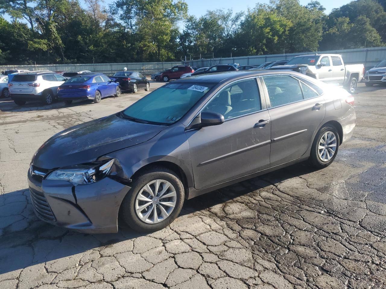 2016 Toyota Camry le LE