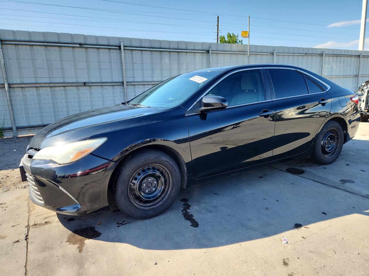 2016 Toyota Camry le LE