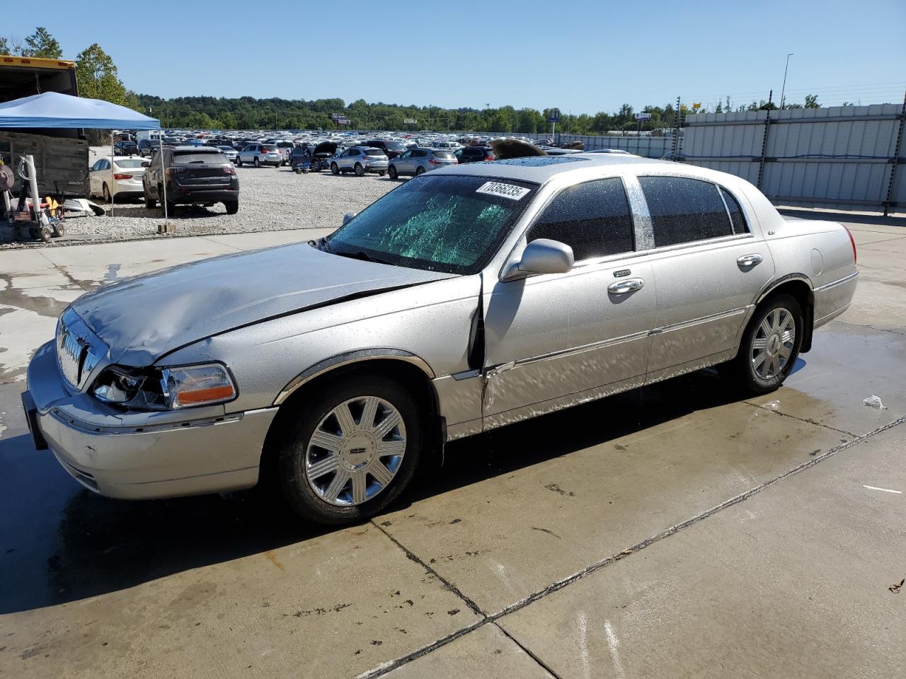 2003 Lincoln Town Car