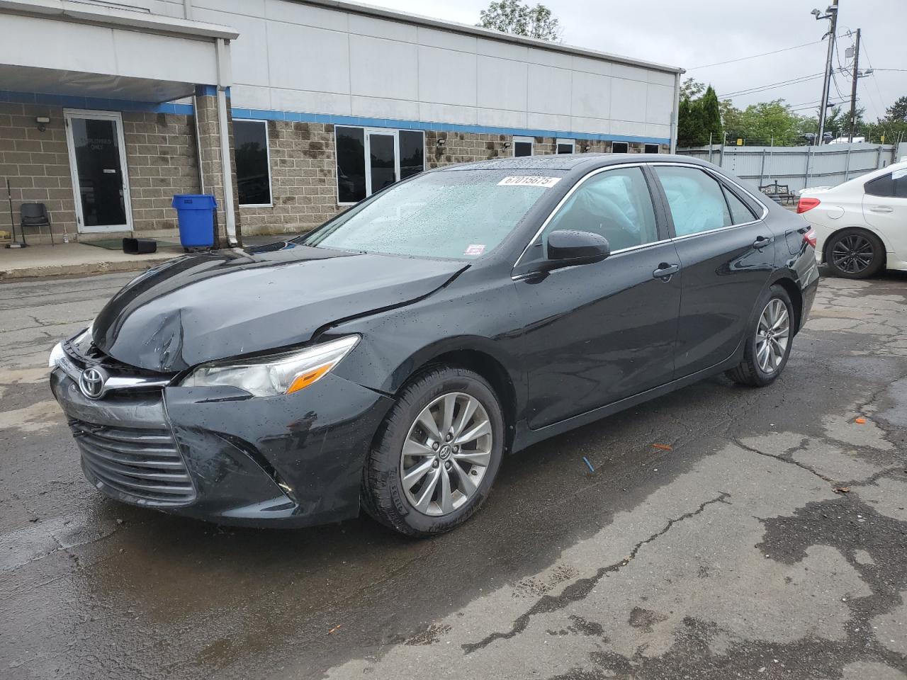 2017 Toyota Camry le LE