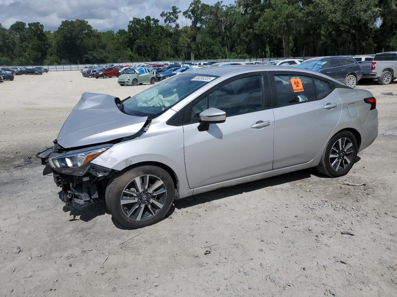 2020 Nissan Versa sv SV