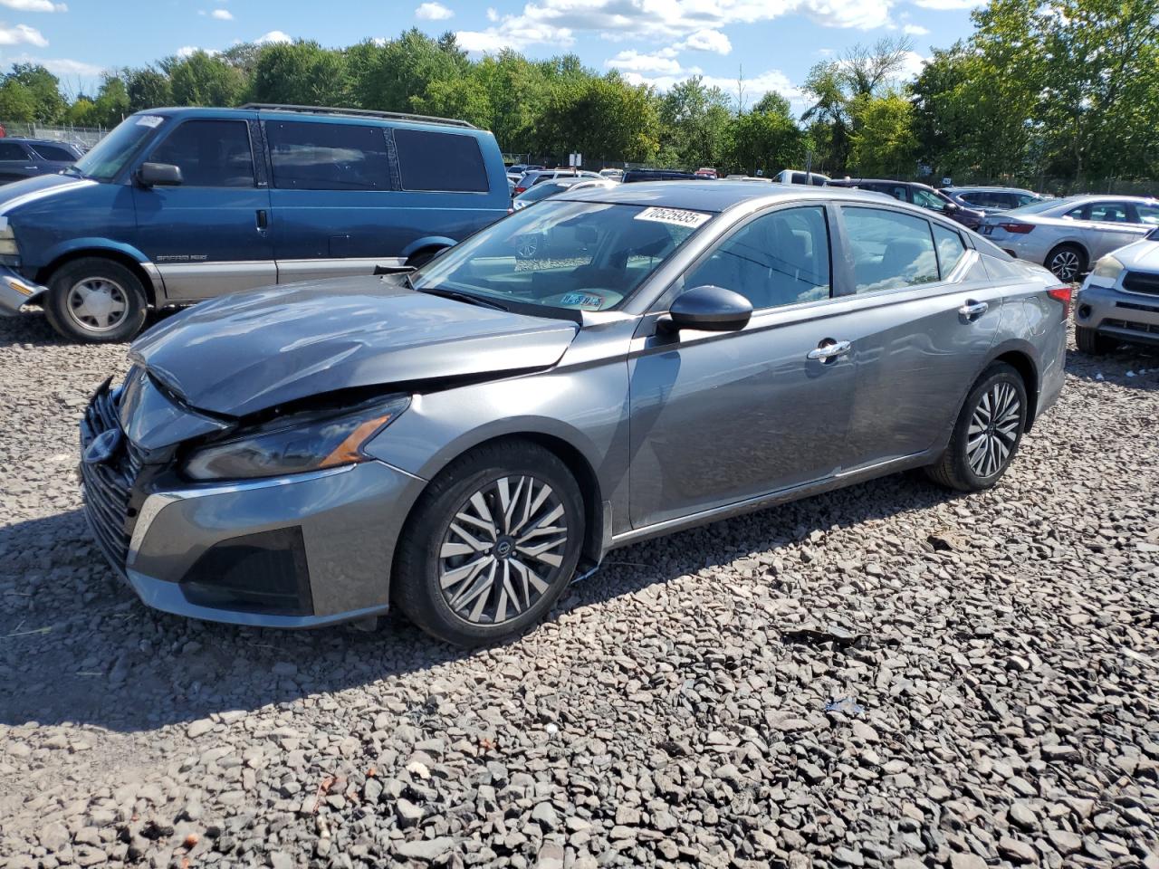 2023 Nissan Altima sv SV