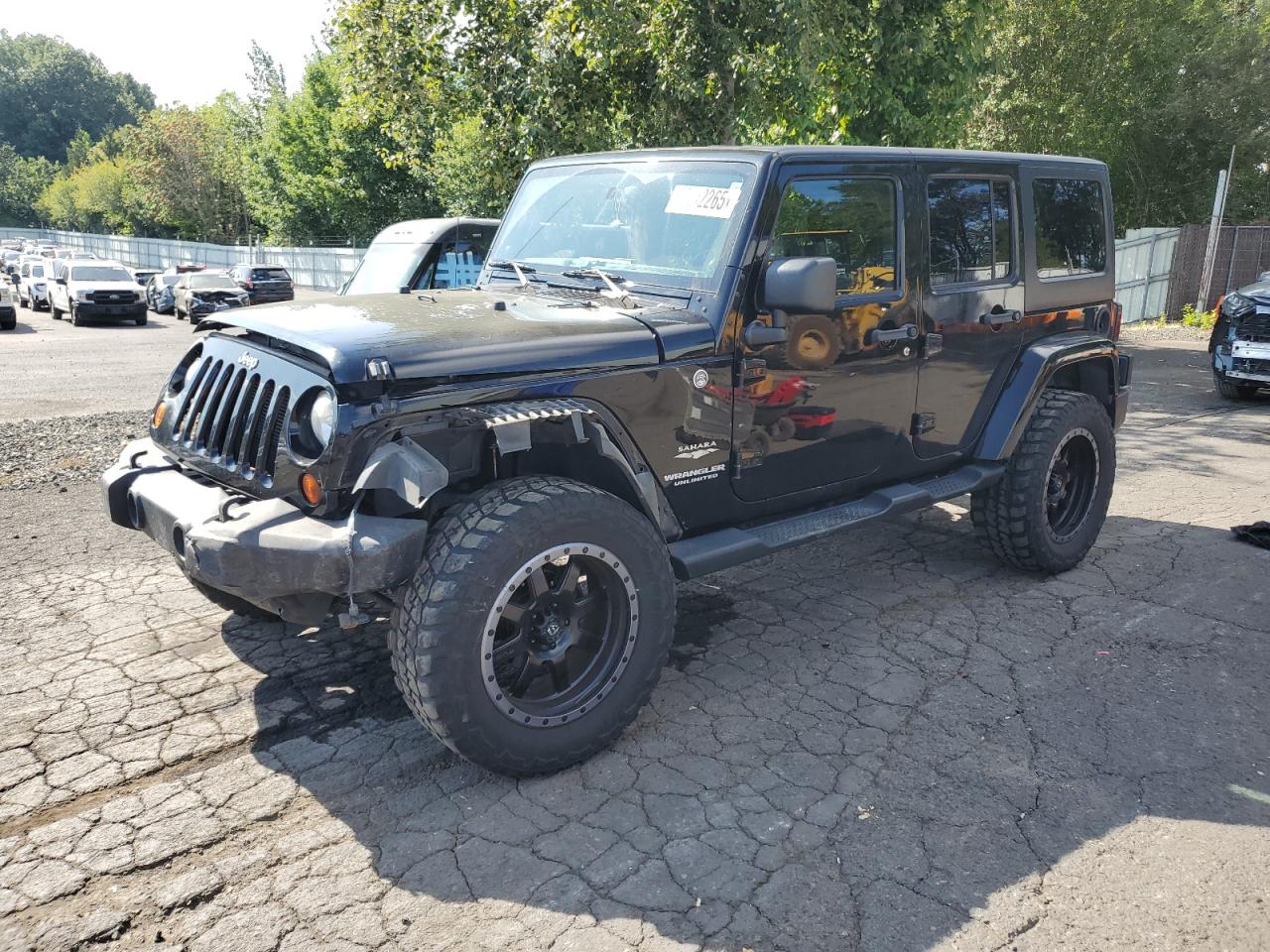 2013 Jeep Wrangler u SAHARA