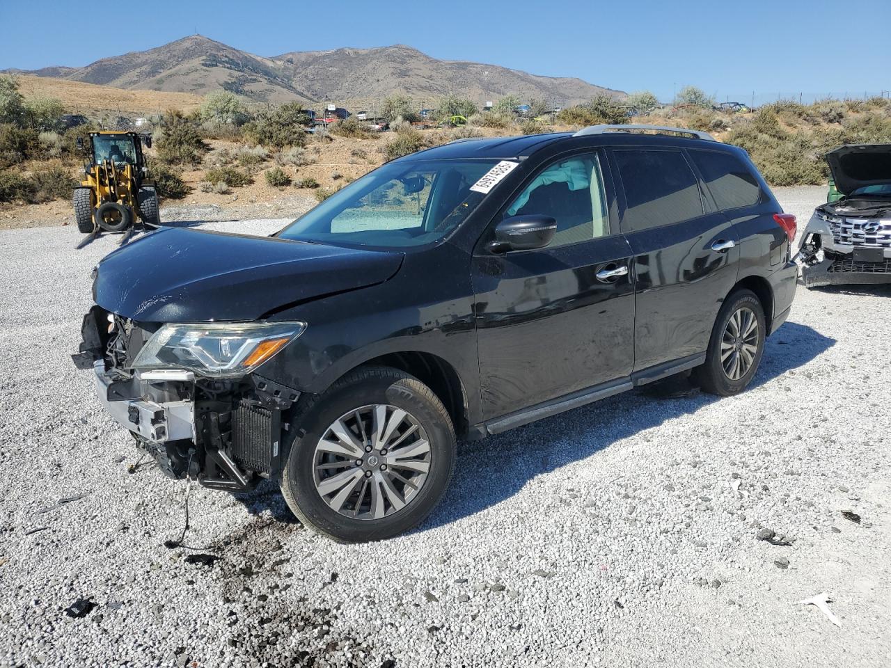 2019 Nissan Pathfinder s S