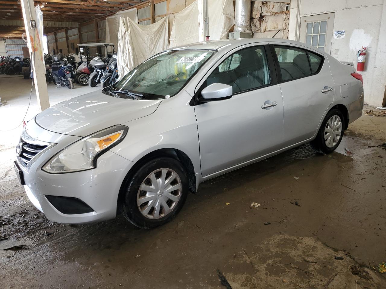 2015 Nissan Versa s S