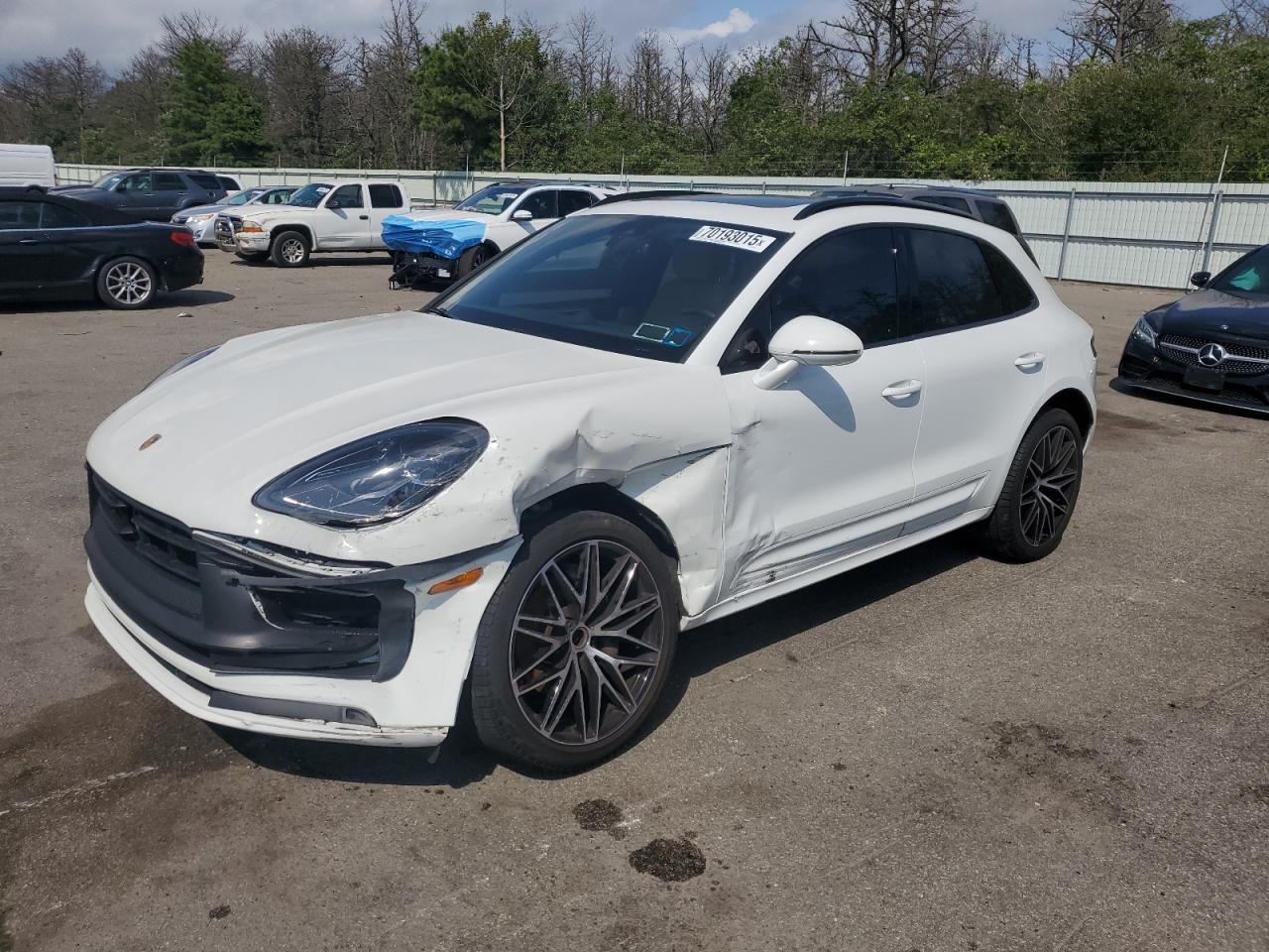 2023 Porsche Macan base BASE