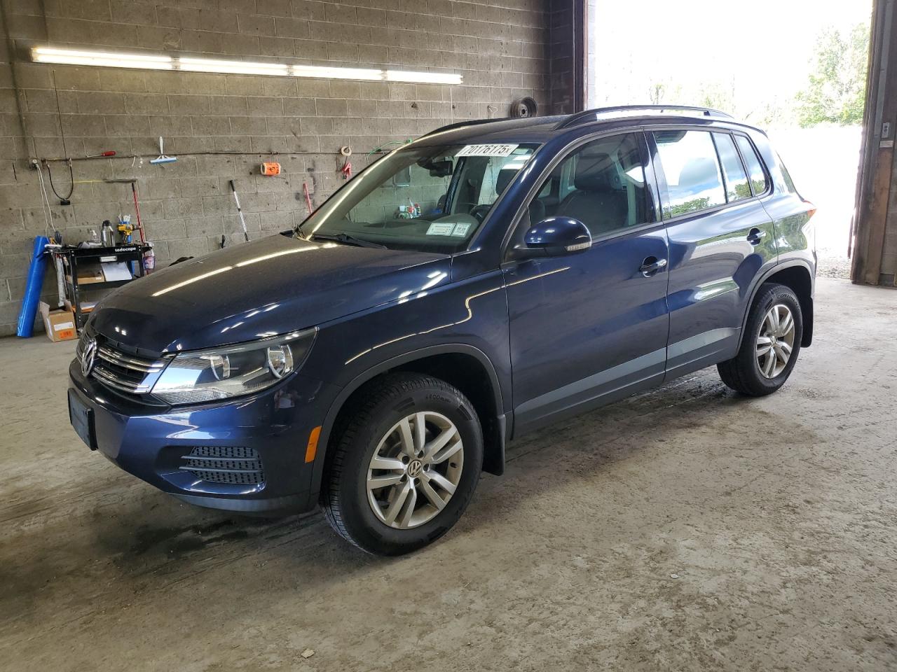 2016 Volkswagen Tiguan s S