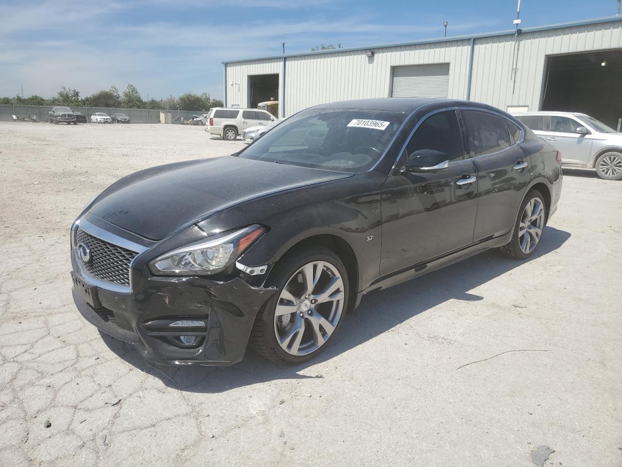 2016 Infiniti Q70
