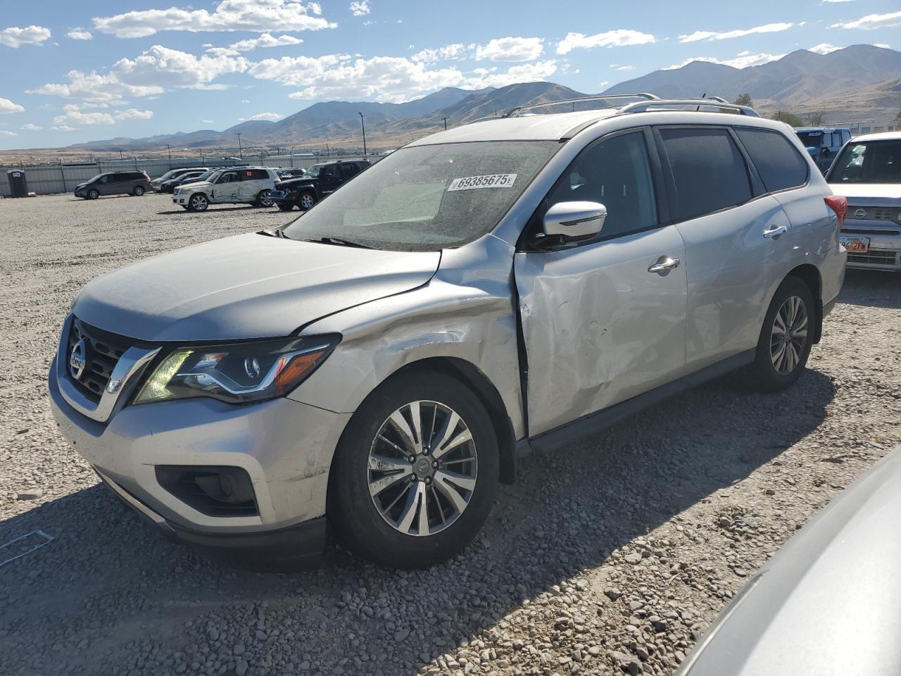 2018 Nissan Pathfinder s S