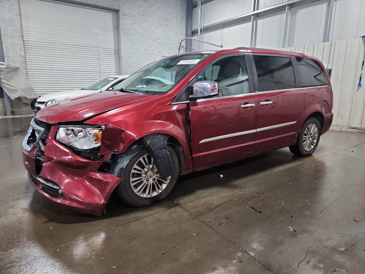 2013 Chrysler Town & cou TOURING L