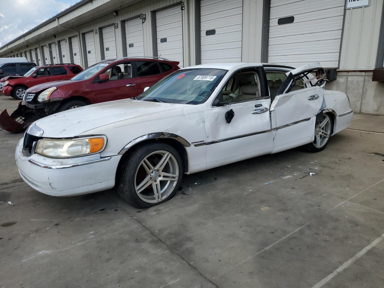 2001 Lincoln Town Car