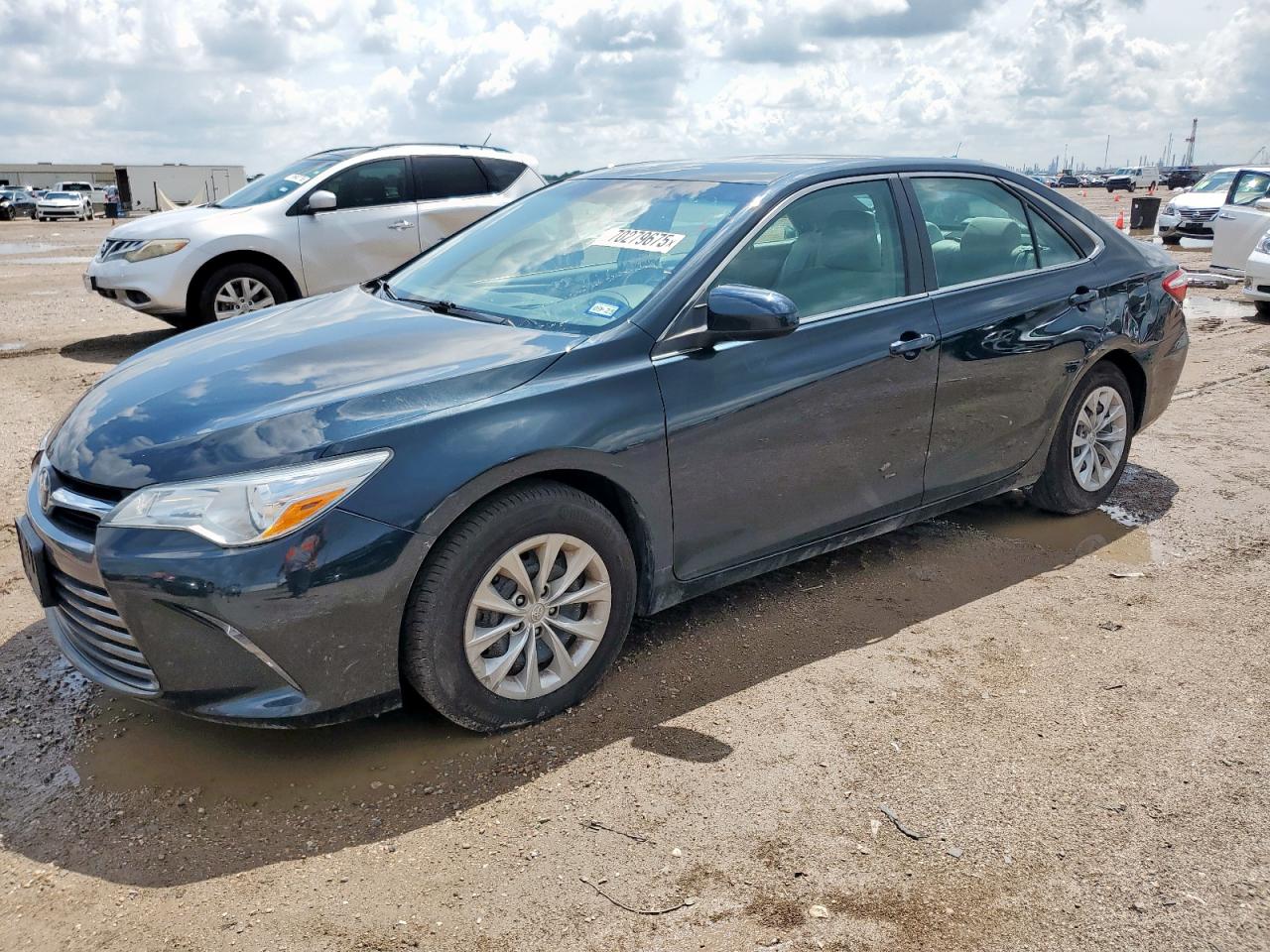 2015 Toyota Camry le LE