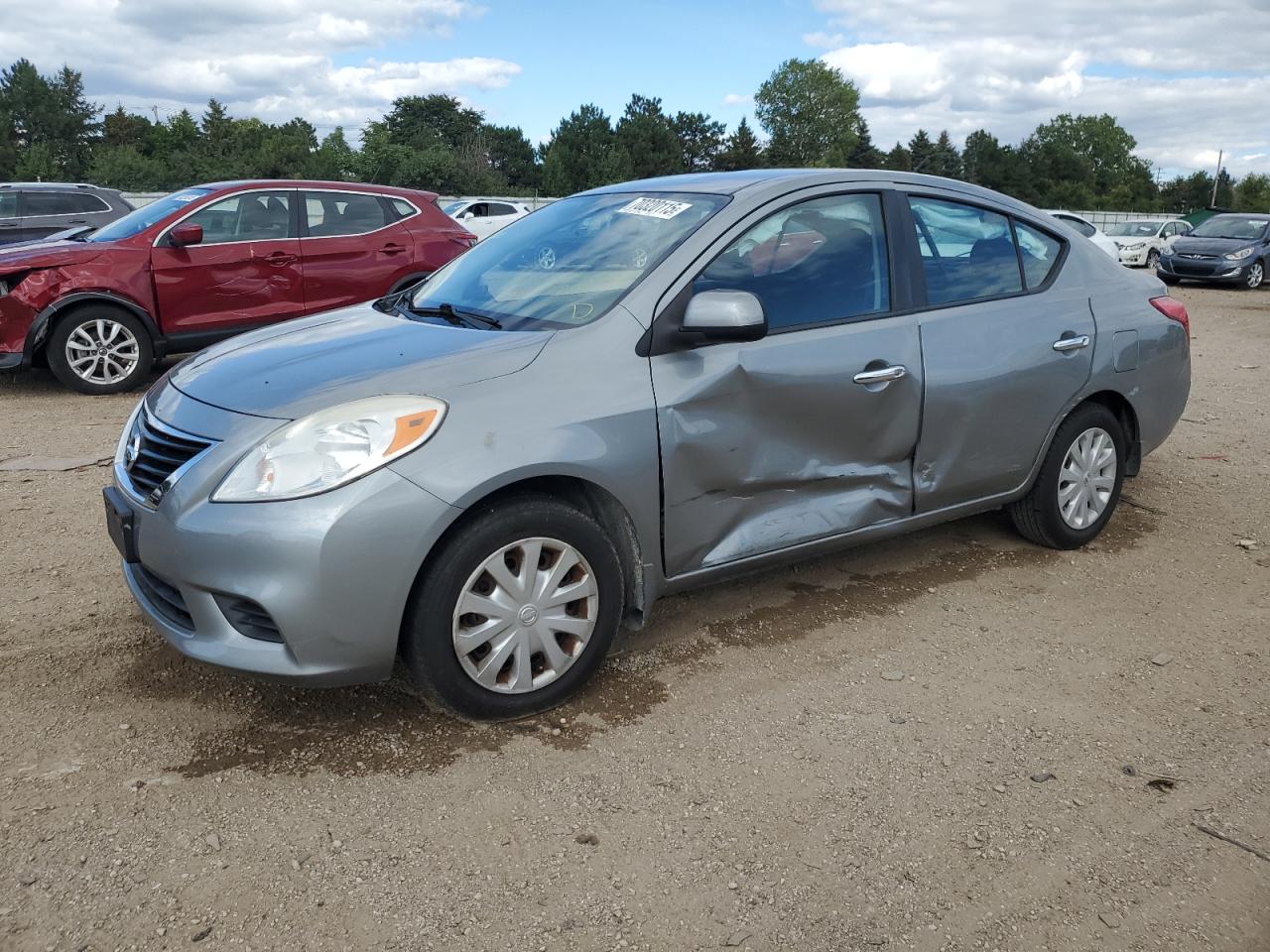 2012 Nissan Versa s S