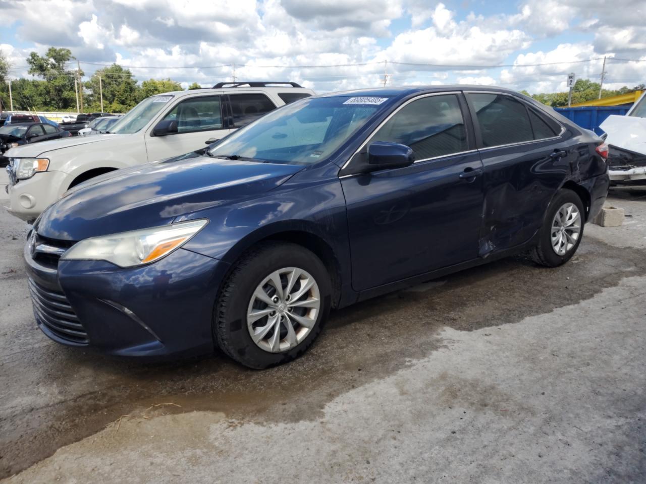 2016 Toyota Camry le LE