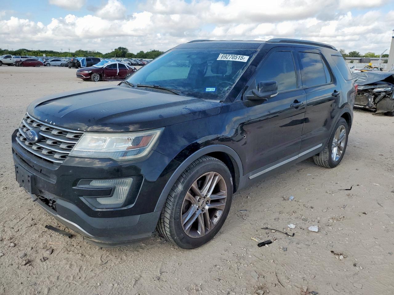 2016 Ford Explorer x XLT