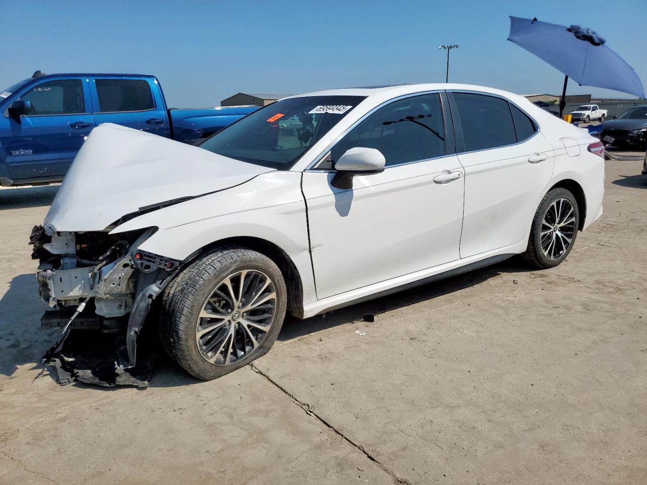 2020 Toyota Camry se SE
